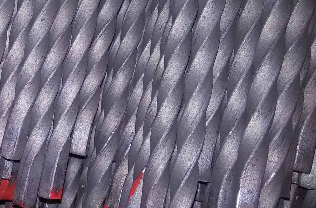 besi nako ulir 8 2mm x 8 2mm x 3 7m