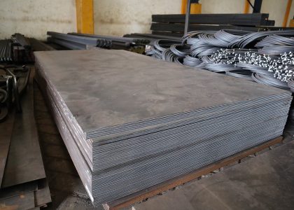 plat besi putih