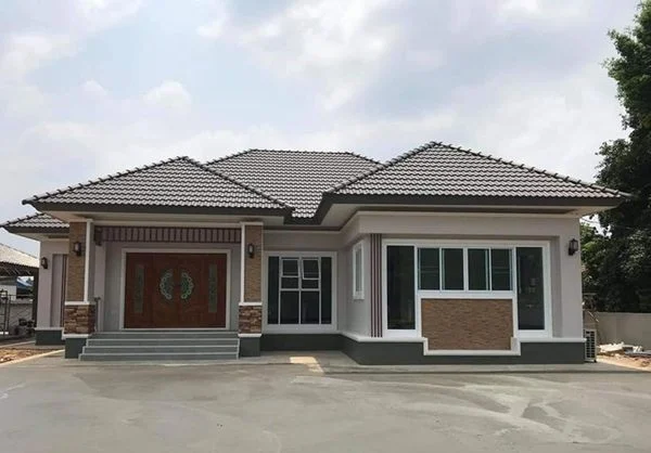 15 Contoh Atap Rumah Limasan Modern, Elegan dan Mewah 9 Atap Limasan dengan Pencahayaan Alami