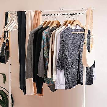 Tips Menggunakan Tekstil untuk Interior Rumah Jadi Cantik 4 Gantungan Kain Buat Hiasan Dinding yang Anti Mainstream