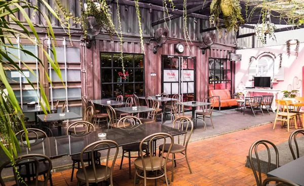 10 Restoran Populer di Kabupaten Tangerang: Cocok untuk Keluarga! 6 Portable Qubika Kitchen & Lounge