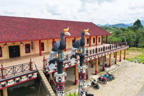 8 Tentang Rumah Adat Kalimantan Tengah dan Faktanya 8 Rumah Adat di Tengah Gempuran Modernisasi