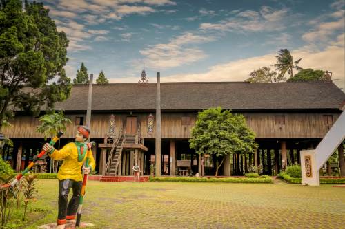 8 Tentang Rumah Adat Kalimantan Tengah dan Faktanya 5 Rumah Betang Kalimantan Tengah