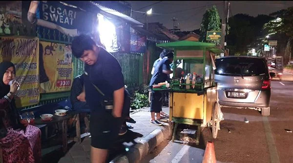 10 Kuliner Legendaris di Tangerang Selatan, Rasa Tak Pernah Bohong 5 Soto Marjuk, Si Jagoan Malam Hari
