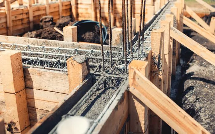 Waktu Minimum Bekisting yang Tepat Sesuai Umur Buka Dak Beton